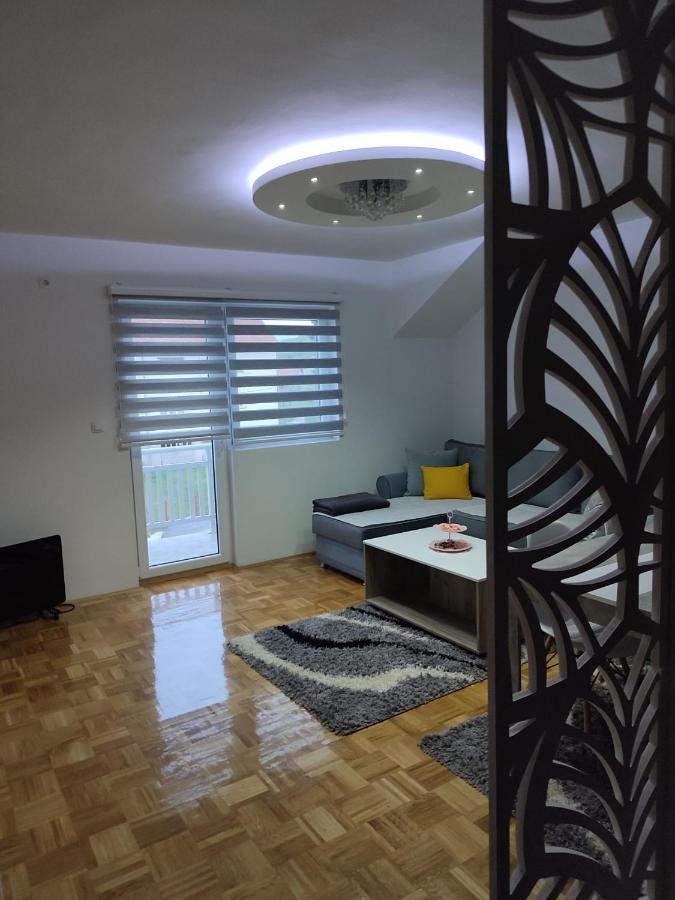 Stan Na Dan Elena Apartment Lukavica Екстериор снимка